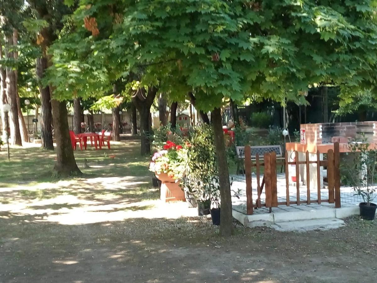ホテルCabana Camp マッサ エクステリア 写真